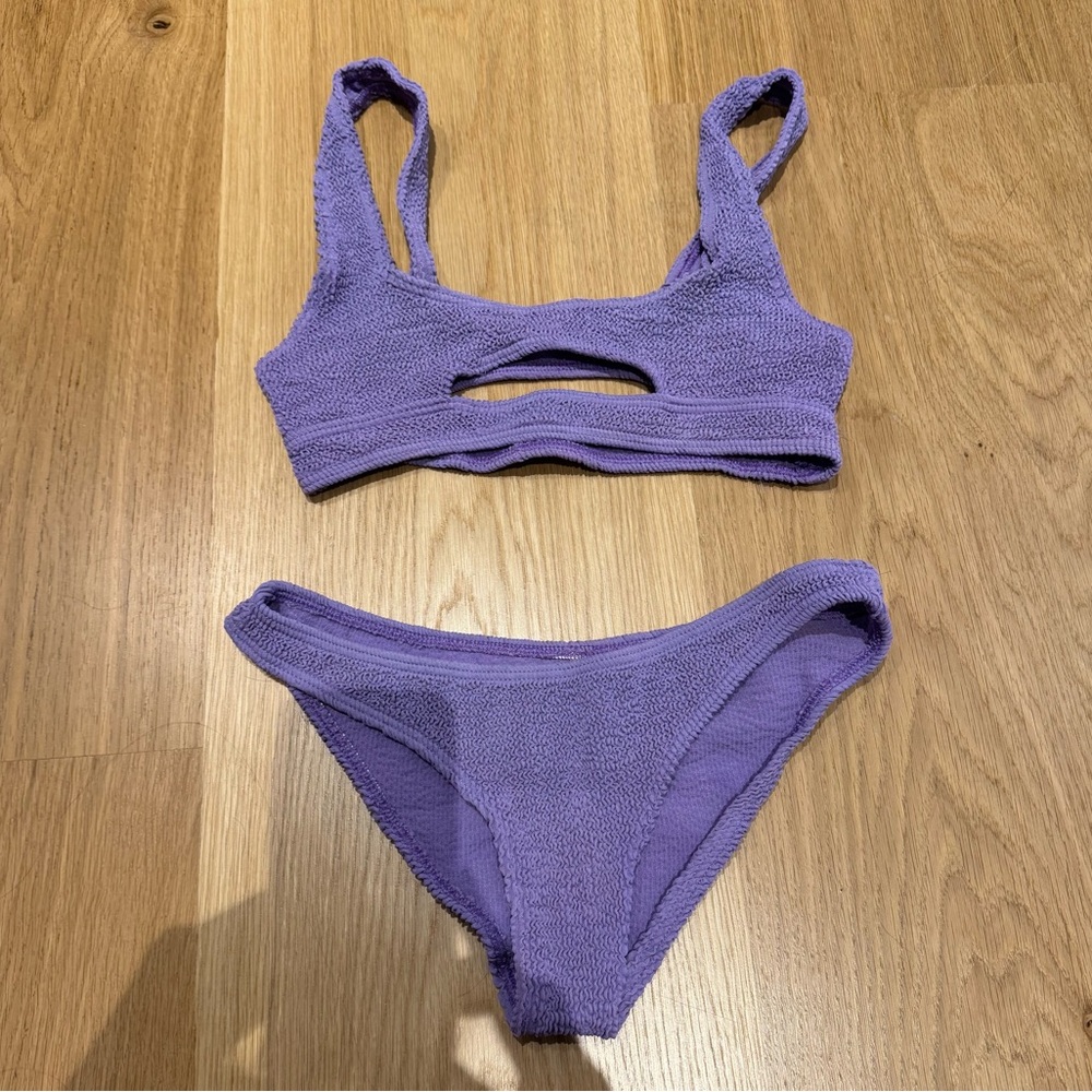 bond-eye Sasha crop bikini top and Sign brief